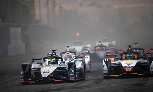 1-日產汽車e.dams車隊首戰世界電動方程式揭幕賽告捷（文章內）.jpg